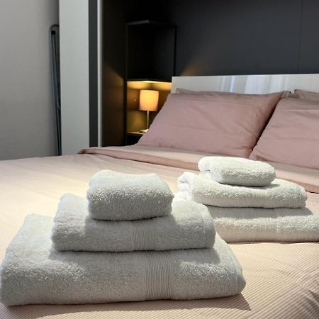 Rafael Milano - 10 Min From Linate Airport, Centrale Fs, Ospedale San Raffaele Apartment Bagian luar foto