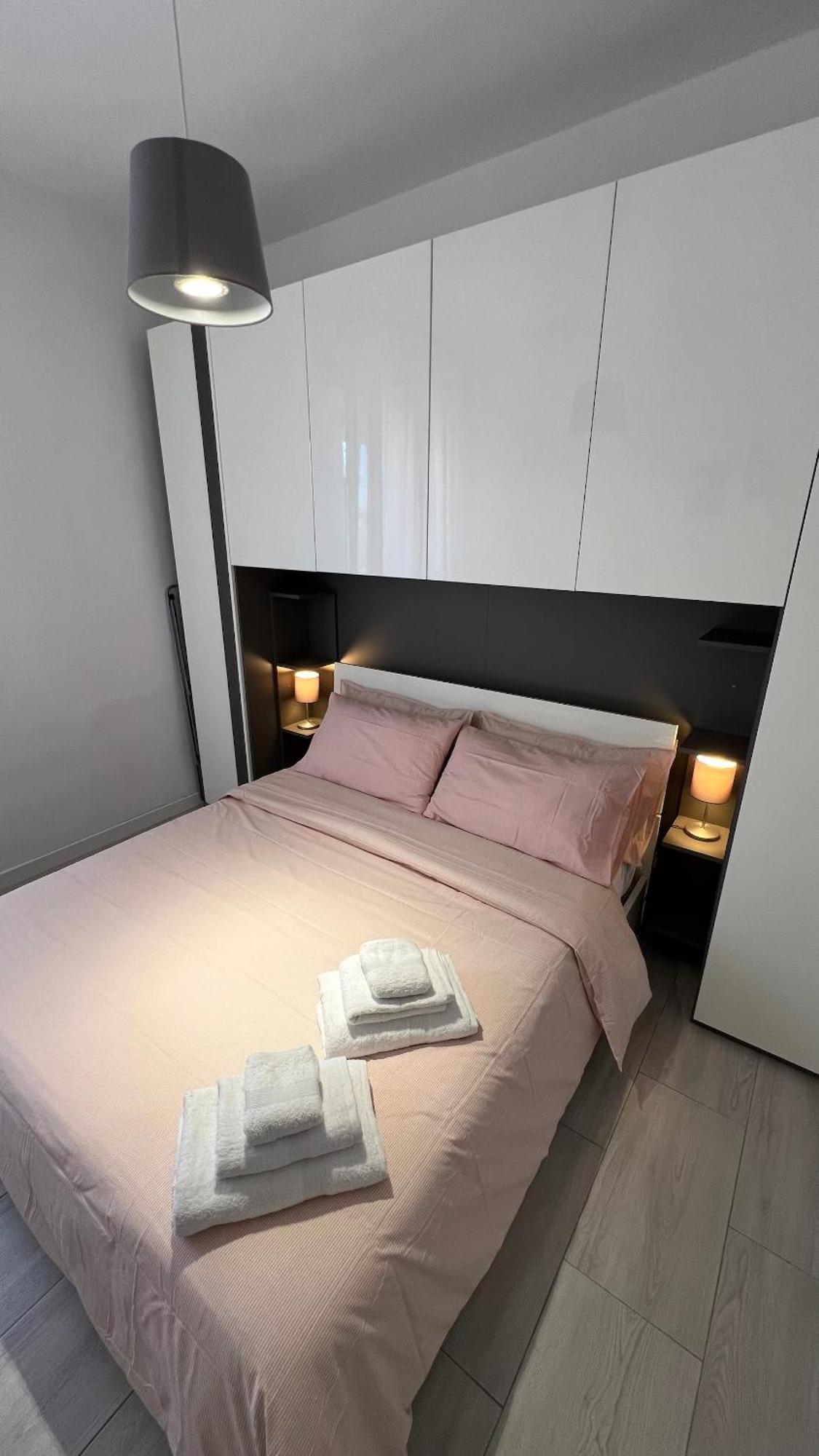 Rafael Milano - 10 Min From Linate Airport, Centrale Fs, Ospedale San Raffaele Apartment Bagian luar foto